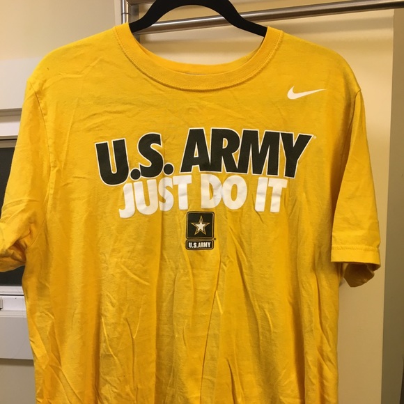 army nike gear